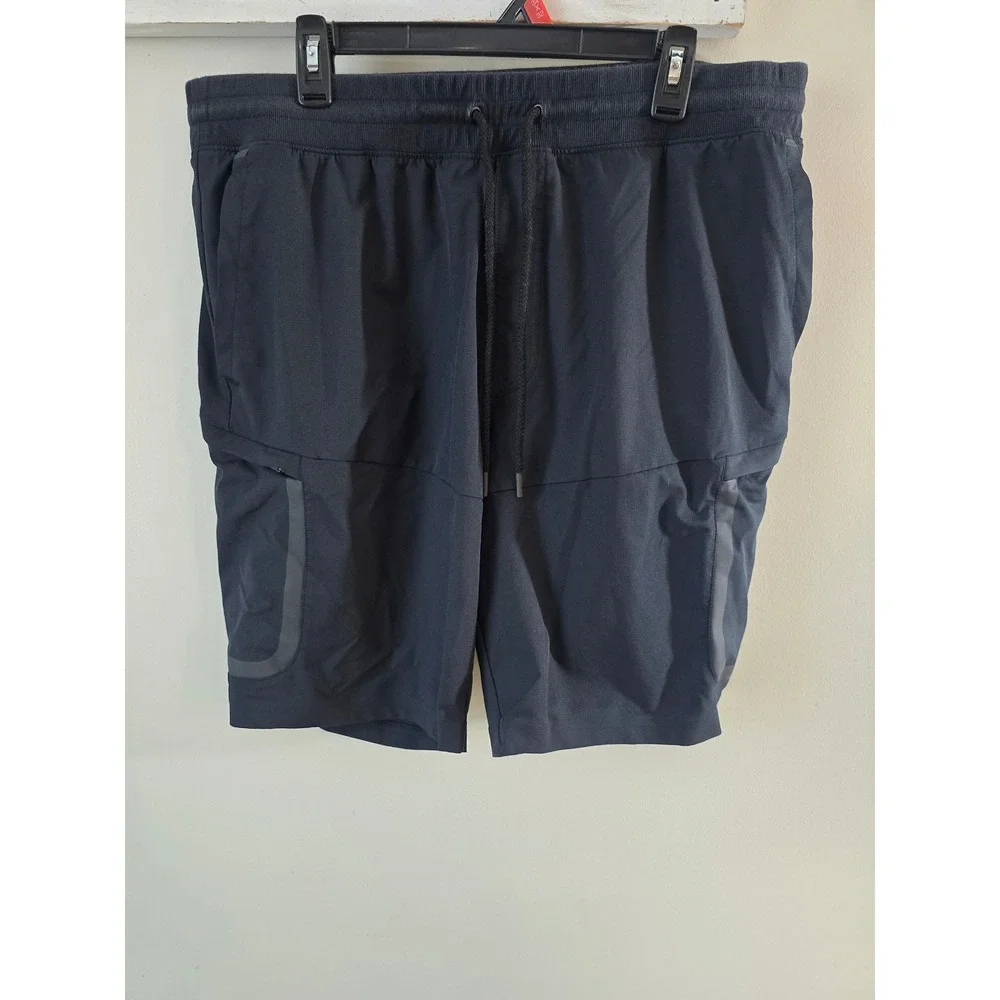 Under Armour HeatGear Mens XXL Black Fitted Athletic Cargo Shorts